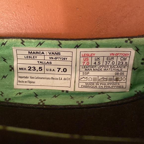 Vans Lesley Slip Shoe (rare). Size 7. Excellent condition. - Picture 4 of 4